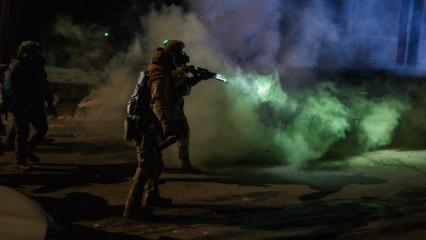 ABD'de g&ouml;&ccedil;men gerilimi! Minneapolis'te sular durulmuyor: Sokaklar karıştı