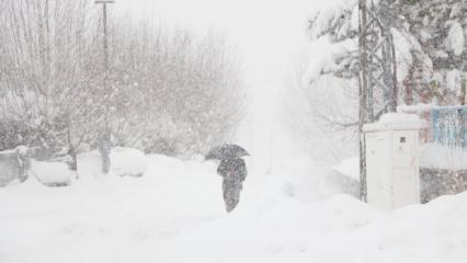 Bing&ouml;l kar altında kaldı! Tek bir k&ouml;y yolu bile a&ccedil;ık değil