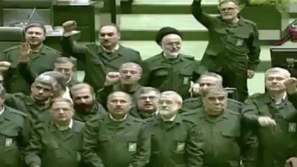 İranlı vekiller askeri &uuml;niforma giydi: Amerika'ya &Ouml;l&uuml;m