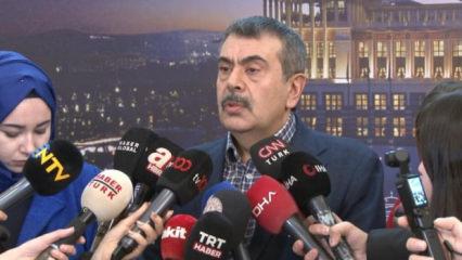 Akla ziyan s&ouml;zlere Bakan Tekin'den cevap: &Ouml;zg&uuml;r &Ouml;zel kadar midesi geniş bir adam değilim