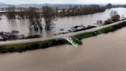 Edirne'de debisi artan Tunca'da 'kırmızı', Meri&ccedil;'te 'turuncu' alarm verildi
