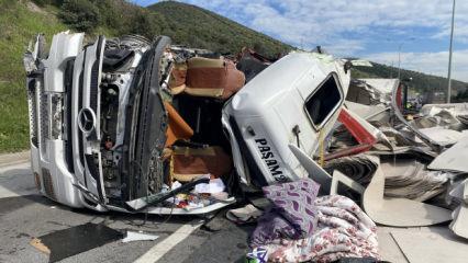 TEM'de 2 tırın karıştığı trafik kazası: İstanbul y&ouml;n&uuml; trafiğe kapatıldı