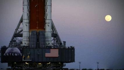 NASA, Artemis II roketini tamir i&ccedil;in fırlatma rampasından hangara &ccedil;ekiyor