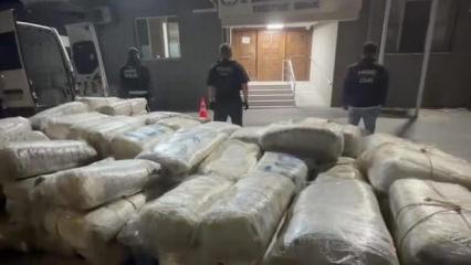 İzmir&rsquo;de zehir tacirlerine b&uuml;y&uuml;k darbe: 1 tonun &uuml;zerinde skunk