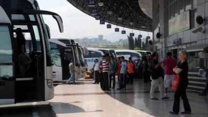 İstanbul'da bayram &ouml;ncesi otob&uuml;s biletlerinin y&uuml;zde 90'ı t&uuml;kendi