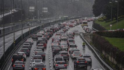 İstanbul'da bayram trafiği &ccedil;ileye d&ouml;nd&uuml;! Kilit noktalar durma noktasında...