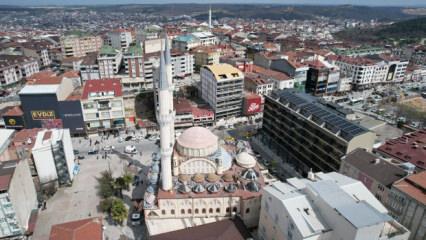İl&ccedil;eyi &ouml;nce &uuml;zen sonra sevindiren haber: 46 yıllık cami yıkılıyor