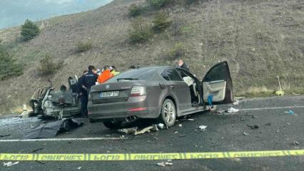 Ankara'da korkun&ccedil; kaza! 2 ara&ccedil; &ccedil;arpıştı: 5 kişi hayatını kaybetti