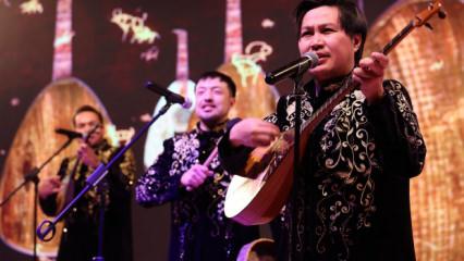 &Uuml;nl&uuml; m&uuml;zik grubu yeni alb&uuml;m lansmanını Bağcılar'da yaptı