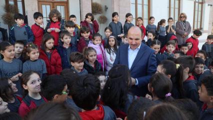 Taş Bina&rsquo;da anlamlı ziyaret: Başkan Altay &ouml;ğrencilerle bir araya geldi