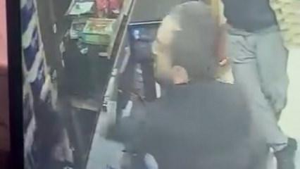 Markette poşet y&uuml;z&uuml;nden ortalık karıştı: Kasiyerin sa&ccedil;ını tutup yumrukladı