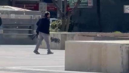 Diyarbakır'da pompalı t&uuml;fek dehşeti! Rastgele ateş a&ccedil;tı, polis son anda durdurdu