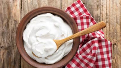 Kabızlık yaşayanlar dikkat! S&uuml;zme yoğurt ile sindirimi hızlandırın