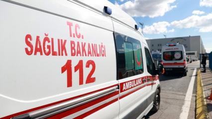 Ambulans otomobil ile &ccedil;arpıştı! Yaralılar var!