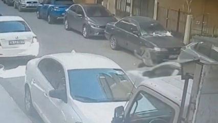 Pendik'te ara&ccedil;ların arasından yola fırlayan &ccedil;ocuğa otomobil &ccedil;arptı