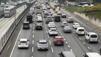 İstanbul&rsquo;da trafik kilitlenebilir! 3 il&ccedil;ede bug&uuml;n ve yarın yollar kapatılacak