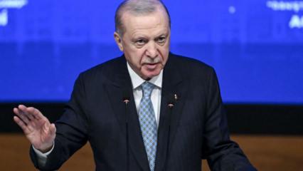 Erdoğan&rsquo;dan yeni anayasa mesajı: Siyasetin boynunun borcu
