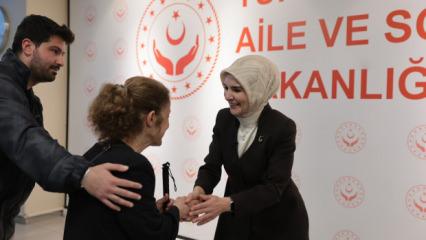 Bakan G&ouml;ktaş, bakanlık personeli ile bayramlaştı