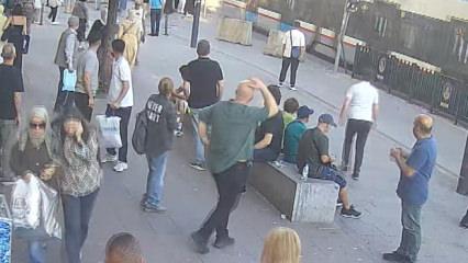 İstanbul'da kahreden kaza: Raylara d&uuml;şen 6 yaşındaki &ccedil;ocuk hayatını kaybetti