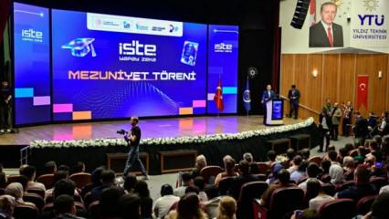 YT&Uuml;'de &ldquo;İş&rsquo;te Yapay Zeka&rdquo; mezuniyet t&ouml;reni d&uuml;zenlendi! Bakan Kacır &ouml;nemli mesajlar verdi