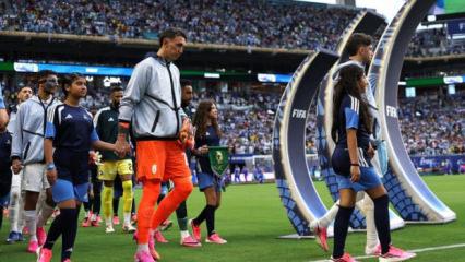 Muslera rekor kırmaya devam ediyor! 40 yaşında tarihe ge&ccedil;ti