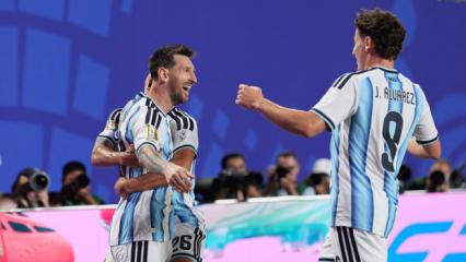 Unutulmayacak performans! Arjantin Messi'nin şovuyla kazandı