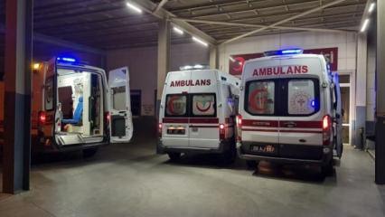 D&uuml;ğ&uuml;n kana bulandı! 15 yaşındaki &ccedil;ocuk 11 kişiyi yaraladı 