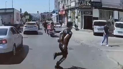 Esenyurt'ta film gibi kovalamaca! Ş&uuml;pheli durmayınca polis ateş a&ccedil;tı