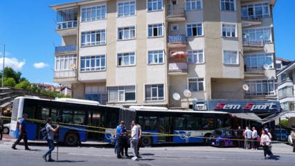 Ankara'da feci kaza: EGO otob&uuml;s&uuml; iş yerine girdi!