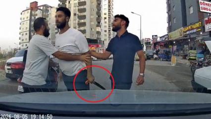 Yol verme kavgasında dehşet! Bagajdan testere &ccedil;ıkarıp saldırmaya kalktı