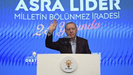 AK Parti 25 yaşında! Her şey bir s&ouml;zle başladı... İşte T&uuml;rkiye'ye damga vuran d&ouml;nemler