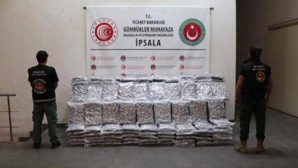 Edirne'de g&uuml;mr&uuml;k kapılarında 147 kilo esrar ve 27 kilo kokain ele ge&ccedil;irildi