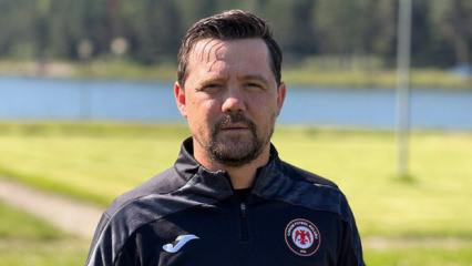 Resmi a&ccedil;ıklama geldi! S&uuml;per Lig ekibi teknik direkt&ouml;r&uuml;yle yollarını ayırdı