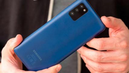 2 telefon birden tarih oluyor: Bir devir bitiyor! Dev marka fişini &ccedil;ekti
