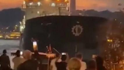 İstanbul Boğazı'nda sıcak saatler: Tanker son anda kurtuldu, trafik durdu