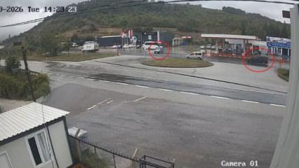 Yalova'da feci kaza: İkiye b&ouml;l&uuml;nen otomobilin s&uuml;r&uuml;c&uuml;s&uuml; hayatını kaybetti