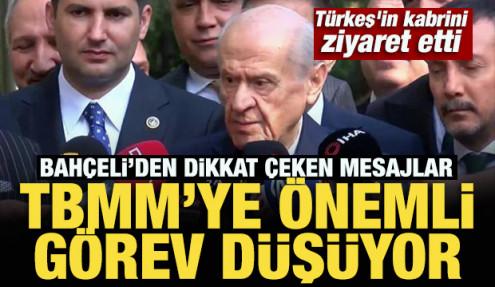 Son Dakika: Bahçeli, Türkeş'in kabrini ziyaret etti! Dikkat çeken yeni anayasa mesajı