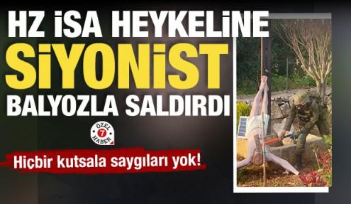 Siyonistlerin din düşmanlığı: Hz. İsa’nın heykeline balyozla saldırdı! 