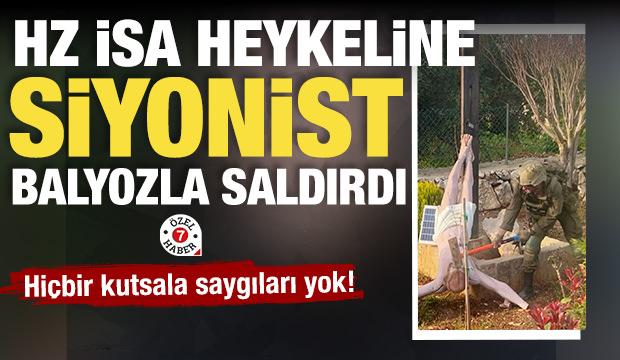 Siyonistlerin din düşmanlığı: Hz. İsa’nın heykeline balyozla saldırdı! 