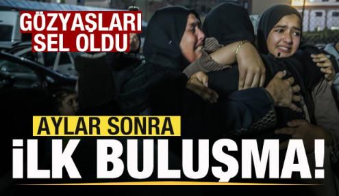 Refah Sınır Kapısı üzerinden Gazze'ye dönen bir grup Filistinli ailelerine kavuştu