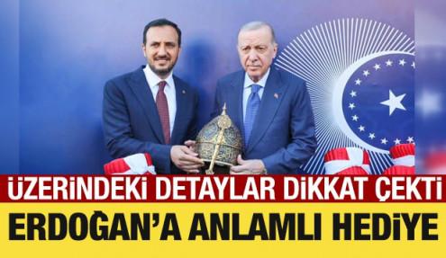 Cumhurbaşkanı Erdoğan'a özel hazırlanan miğfer hediye edildi