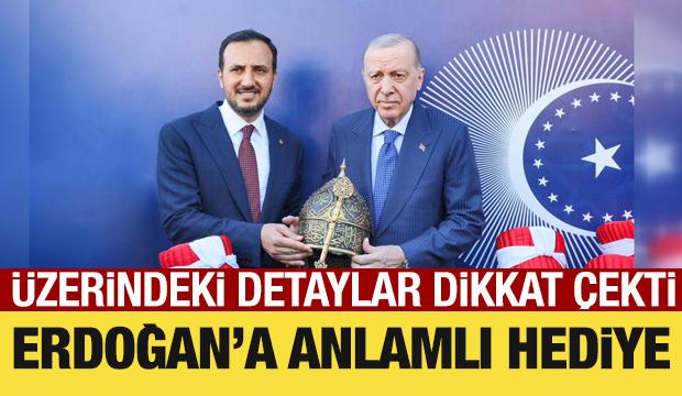 Cumhurbaşkanı Erdoğan'a özel hazırlanan miğfer hediye edildi