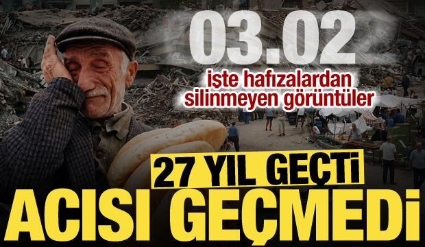 17 Ağustos depreminin &uuml;zerinden 27 yıl ge&ccedil;ti! İşte hafızalardan silinmeyen g&ouml;r&uuml;nt&uuml;ler