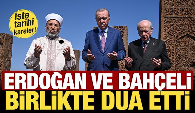 Cumhurbaşkanı Erdoğan ve Devlet Bah&ccedil;eli Ahlat Sel&ccedil;uklu Kabristanı'nda