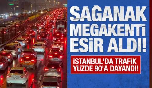Sağanak mega kenti esir aldı: İstanbul'da trafik yüzde 90'a dayandı! 