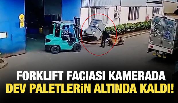 Vietnam'da feci iş kazası kamerada: Devrilen y&uuml;k&uuml;n altında kalarak can verdi