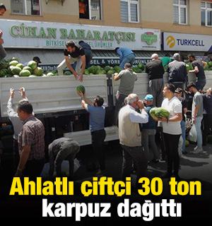 Ahlatlı çiftçi 30 ton karpuz dağıttı