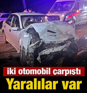 Sakarya'da iki otomobil &ccedil;arpıştı: Yaralılar var