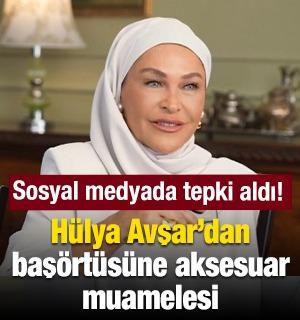 H&uuml;lya Avşar'dan baş&ouml;rt&uuml;s&uuml;ne aksesuar muamelesi