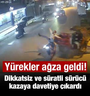 Adana'da motosikletin karıştığı kaza anı y&uuml;rekleri ağza getirdi